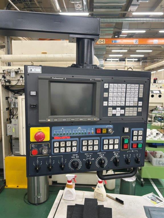 Máy phay MAKINO AHNC-74